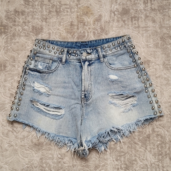 Jean shorts Size medium - Picture 2 of 8